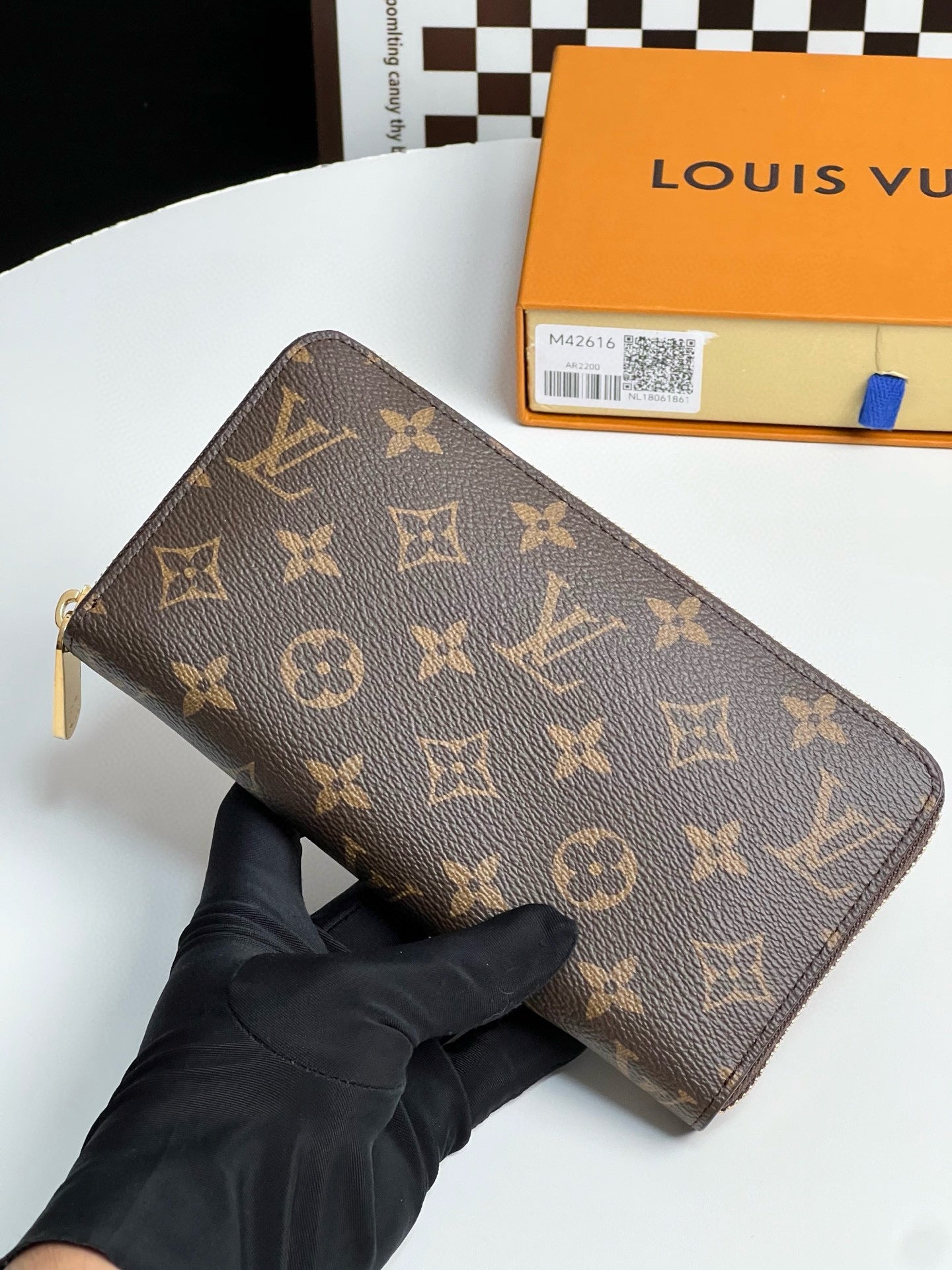 Louis Vuitton Zippy Wallet