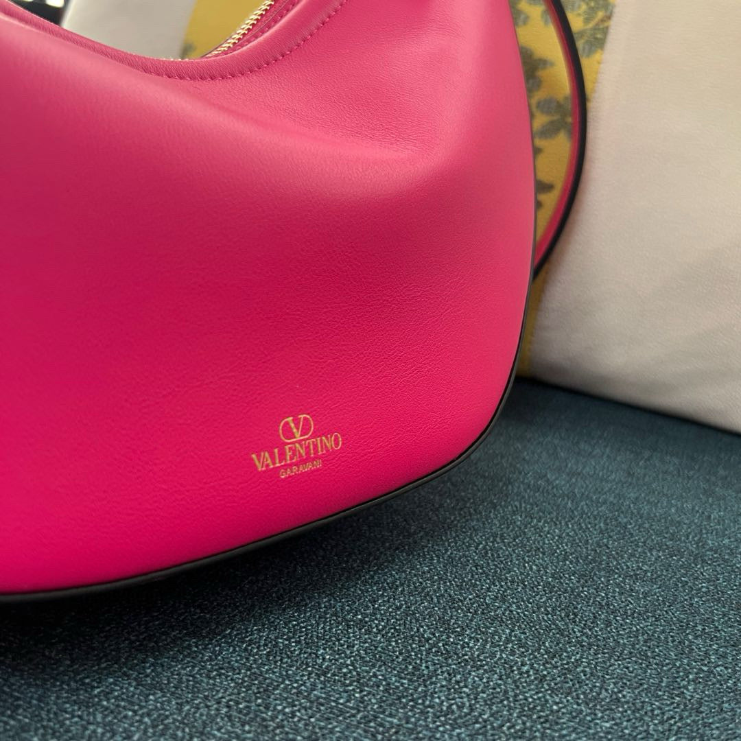 Valentino Vlogo Moon