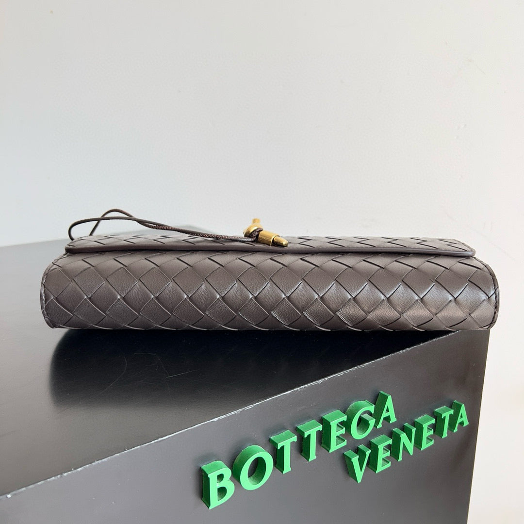 Bottega Veneta Andiamo Clutch