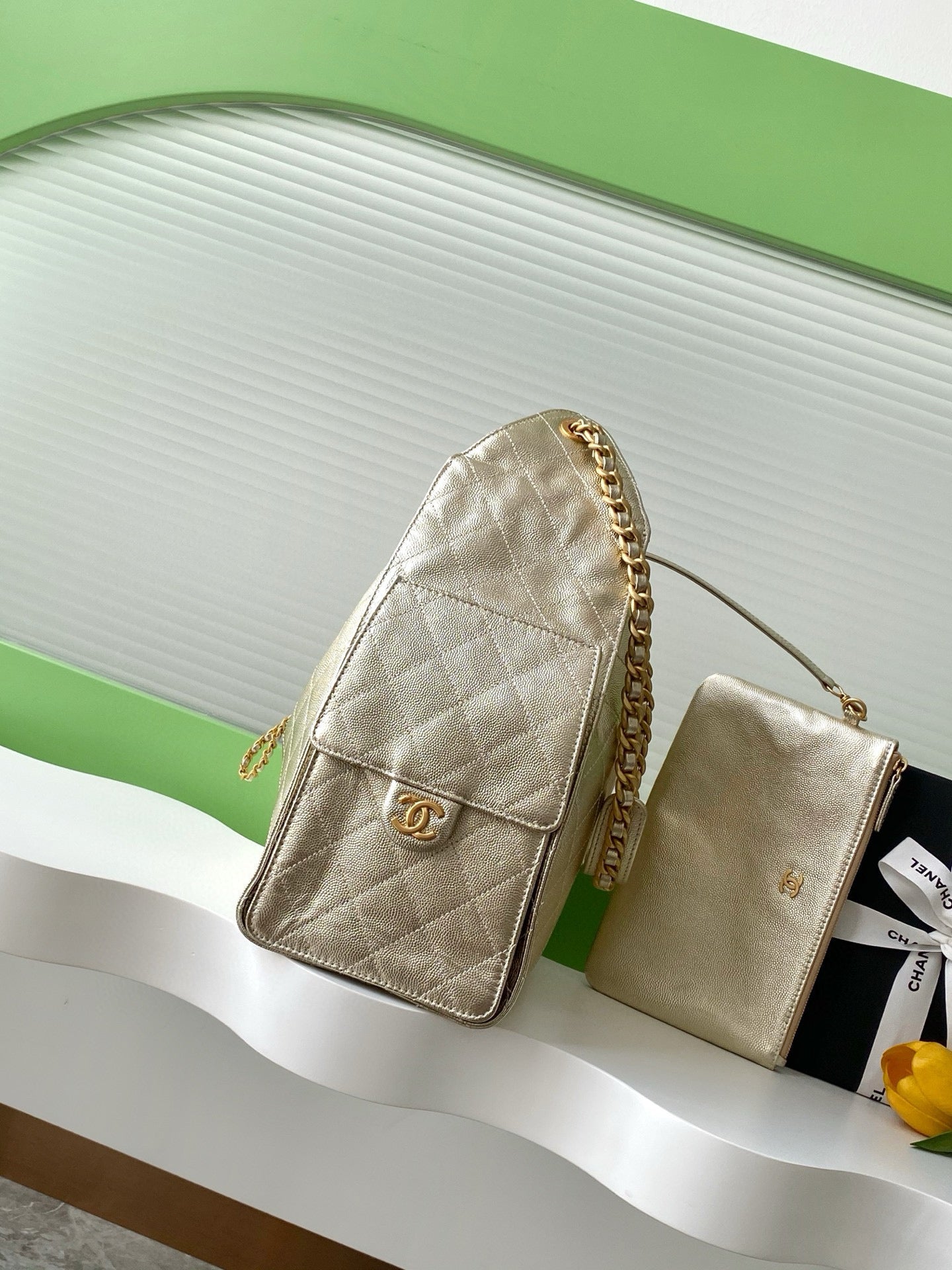 Large 25 Handbag