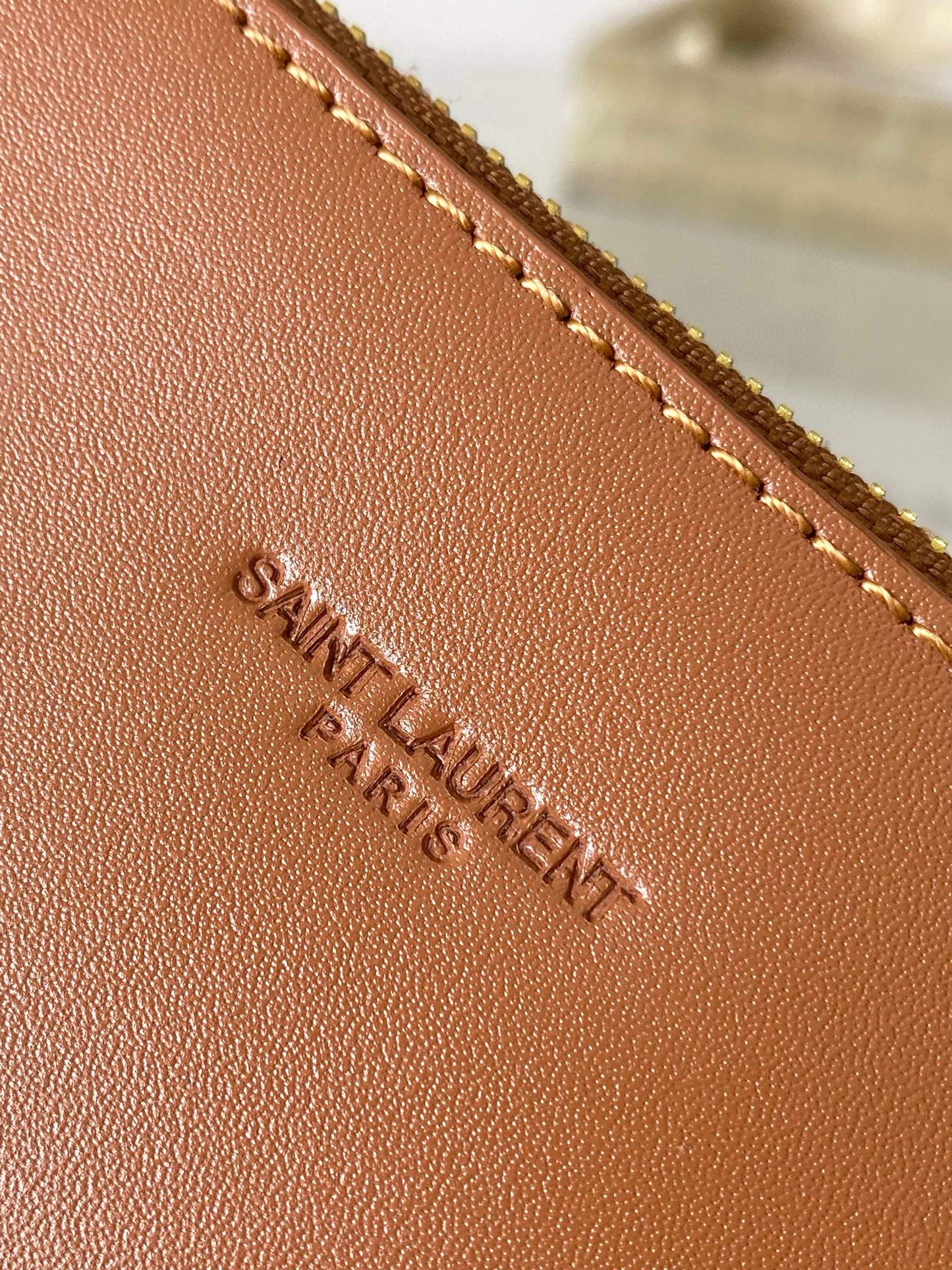 Yves Saint Laurent Le 37 Raffia