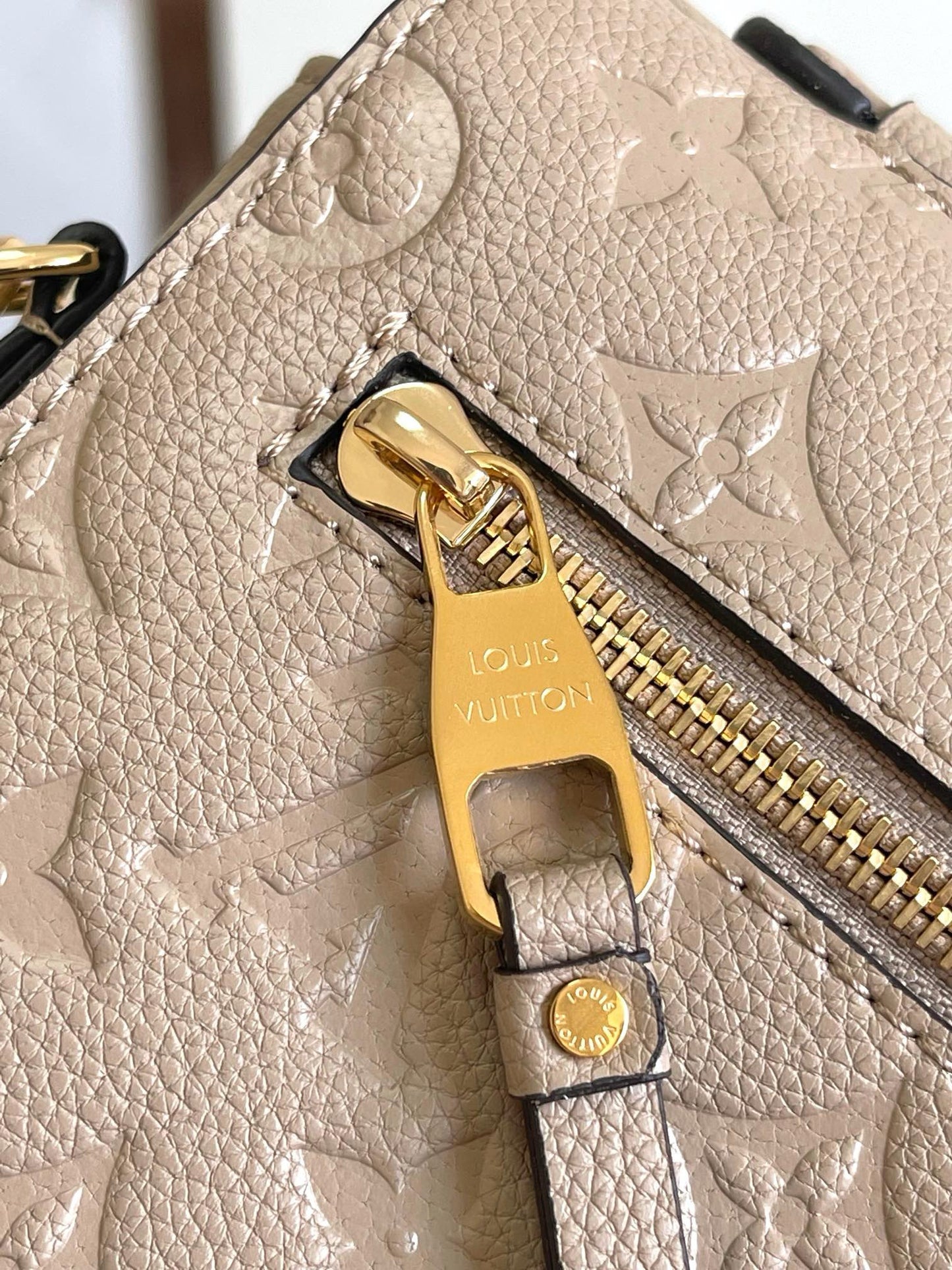 Louis Vuitton Pochette Metis