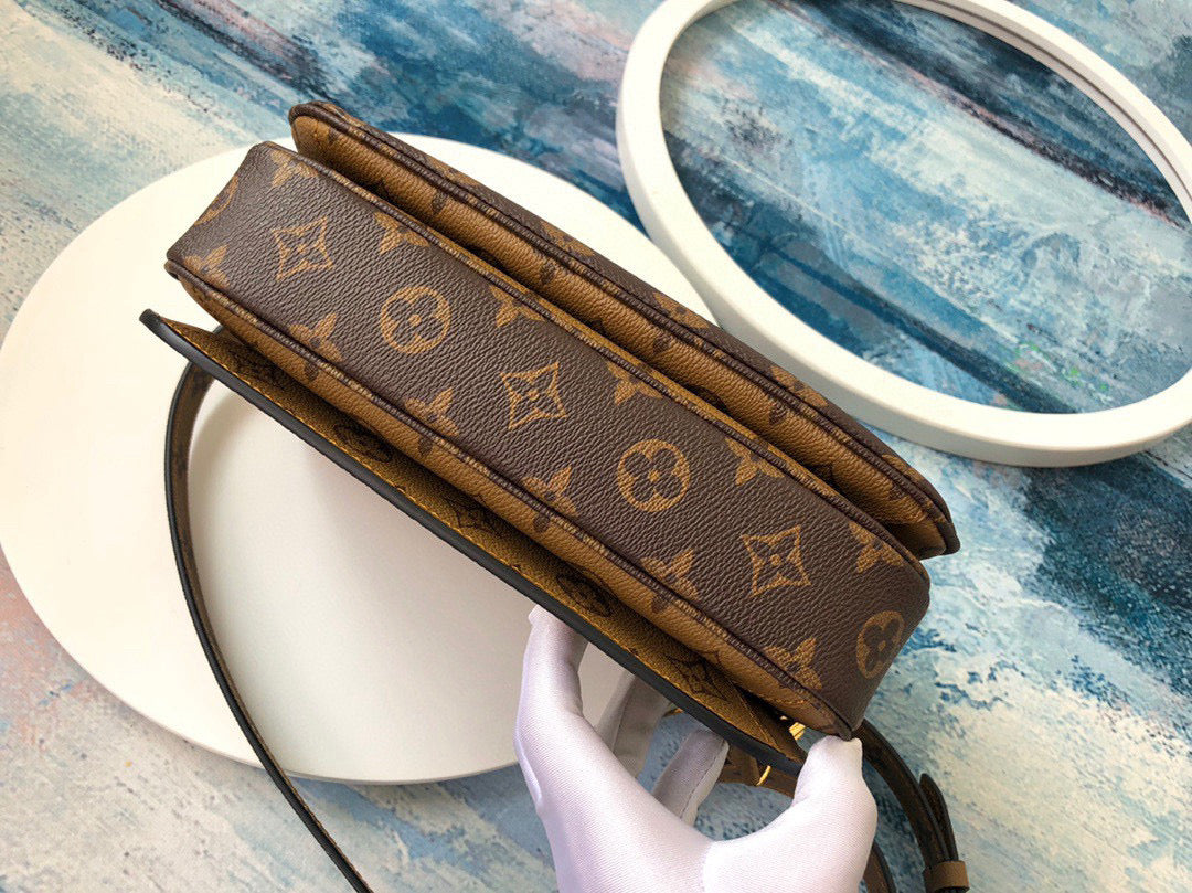 Louis Vuitton Pochette Metis
