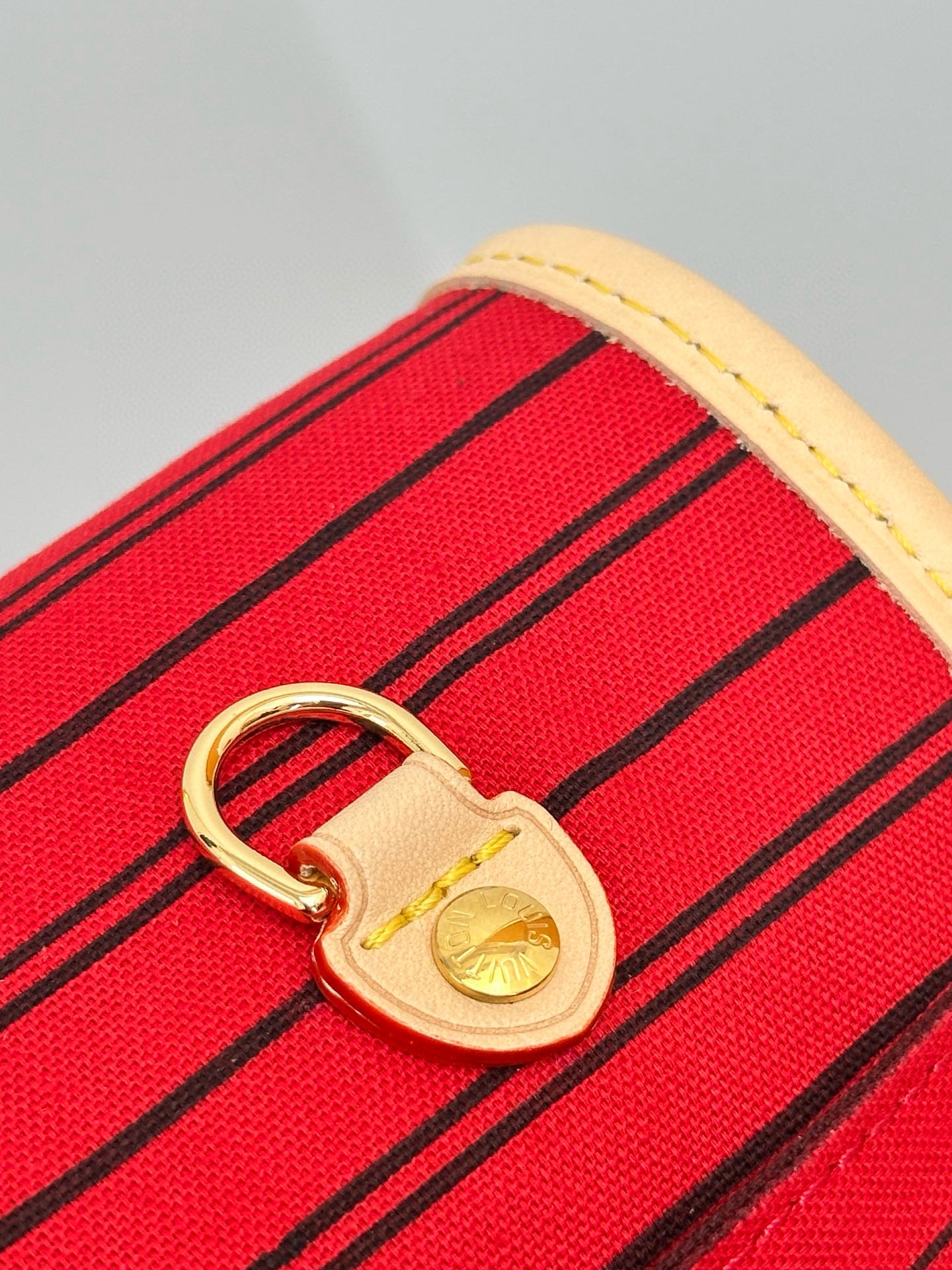 Louis Vuitton Neverfull Bandouliere Inside Out MM