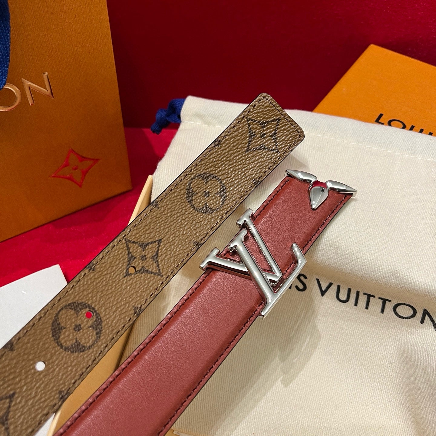Louis Vuitton Pretty Lv 30 mm Reversible Belt