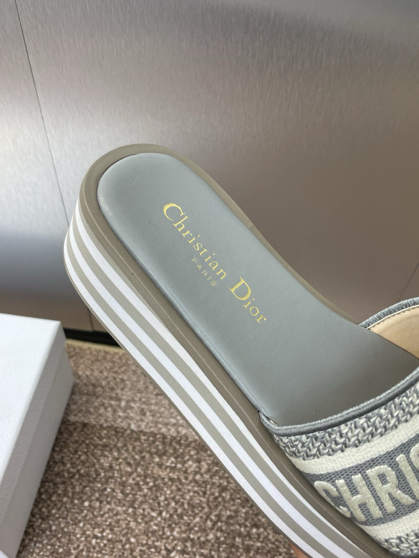 CD Ivıeta Dway Slide