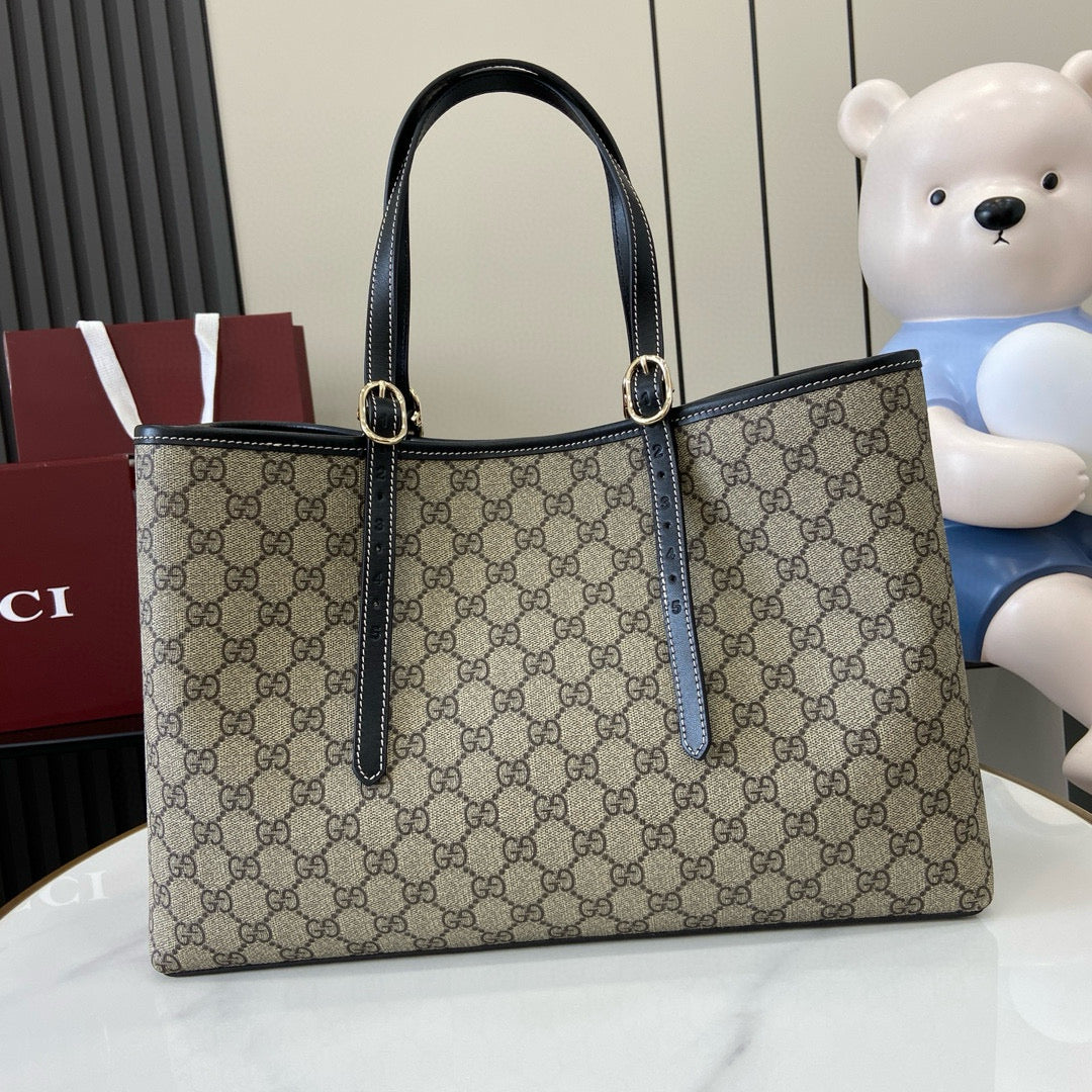 Gucci Emblem Medium Tote Bag