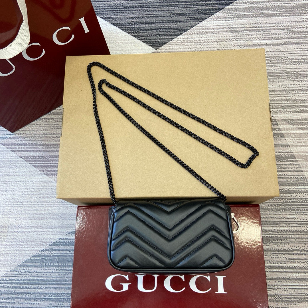 Gucci GG Marmont Super Mini