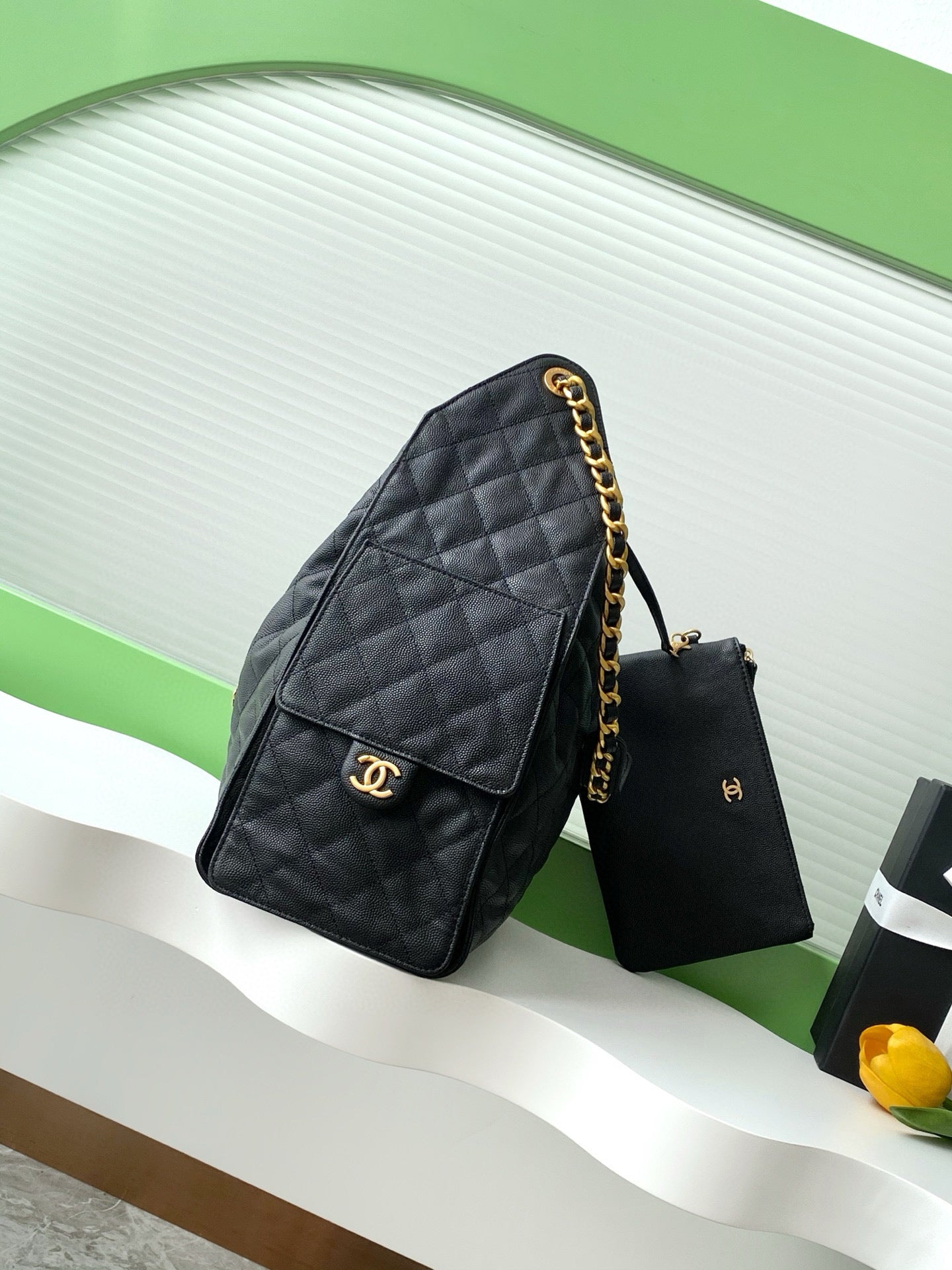 Large 25 Handbag