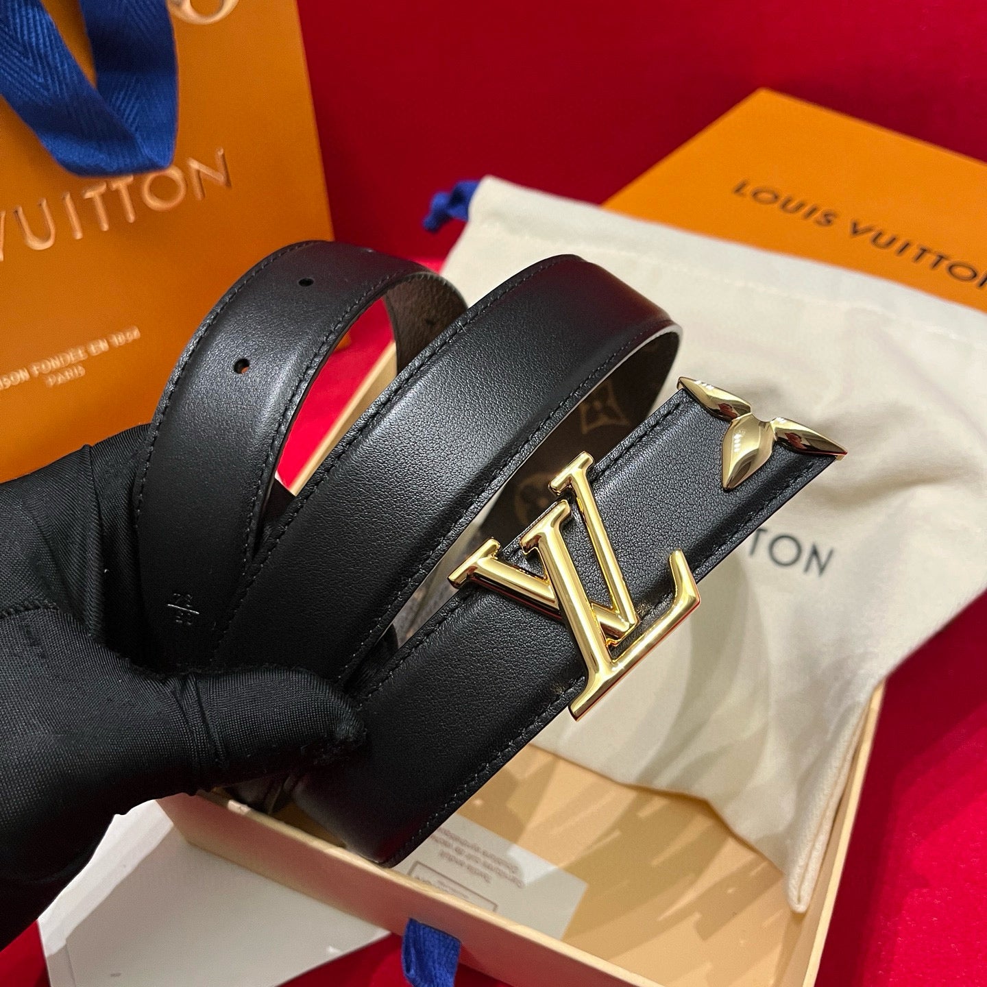 Louis Vuitton Pretty Lv 30 mm Reversible Belt