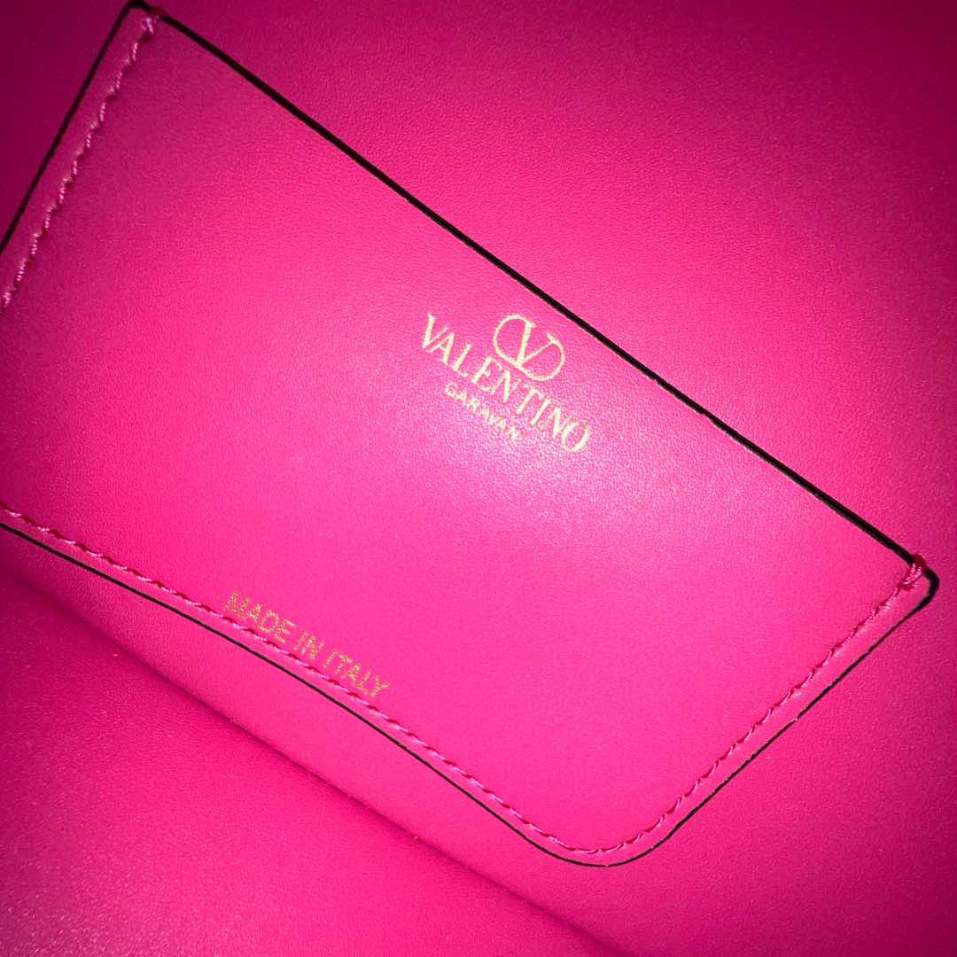 Valentino Vlogo Moon