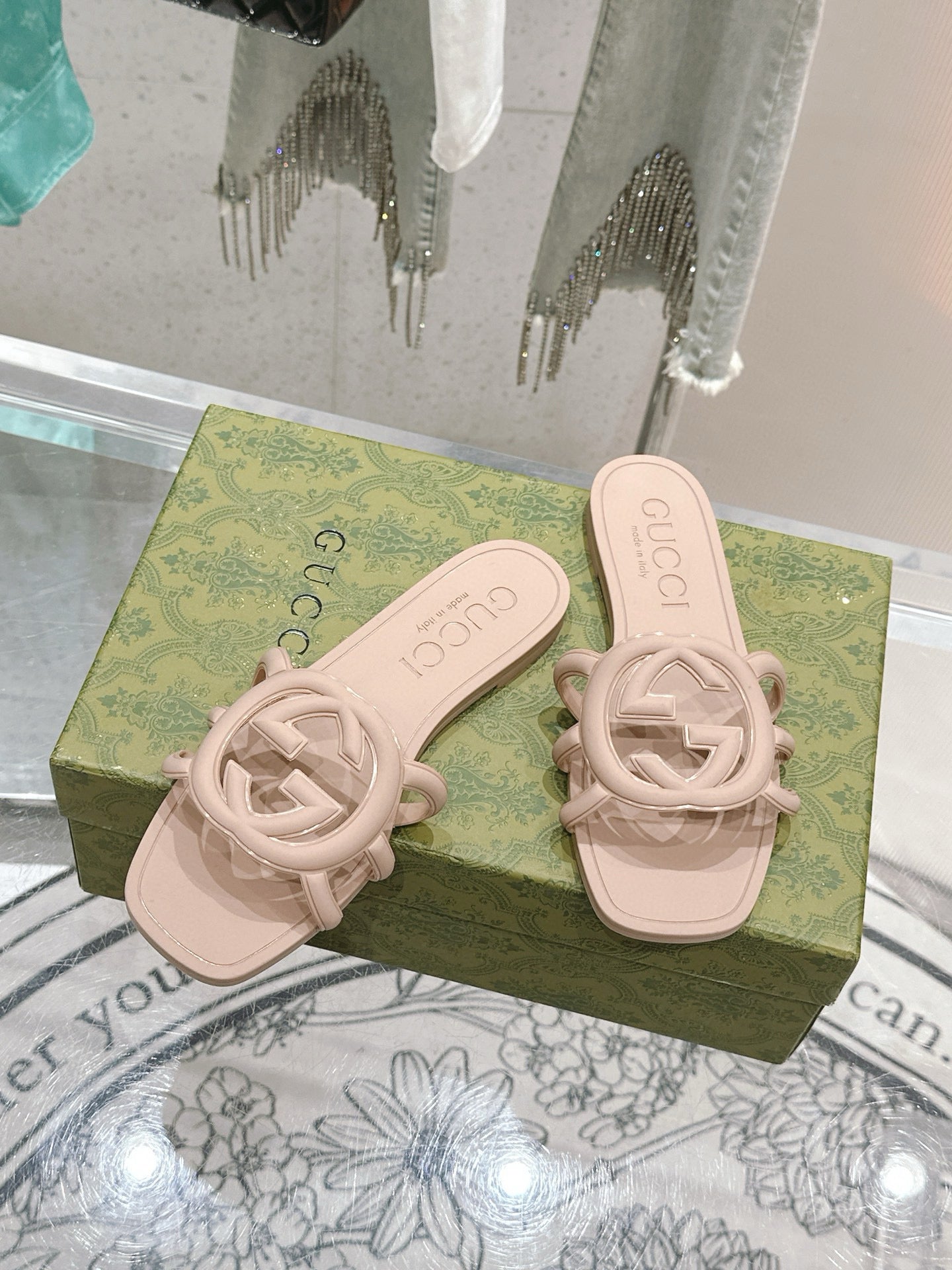 Interlocking G Slide Sandal