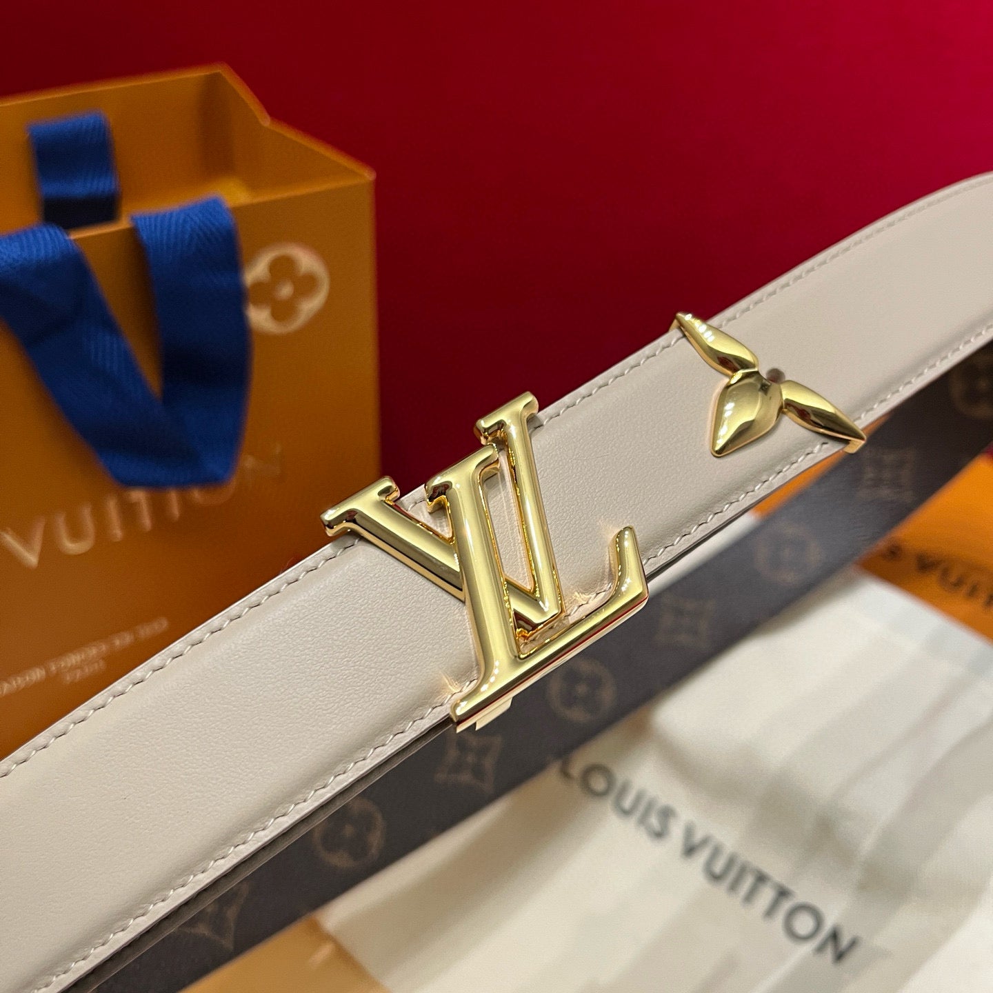 Louis Vuitton Pretty Lv 30 mm Reversible Belt