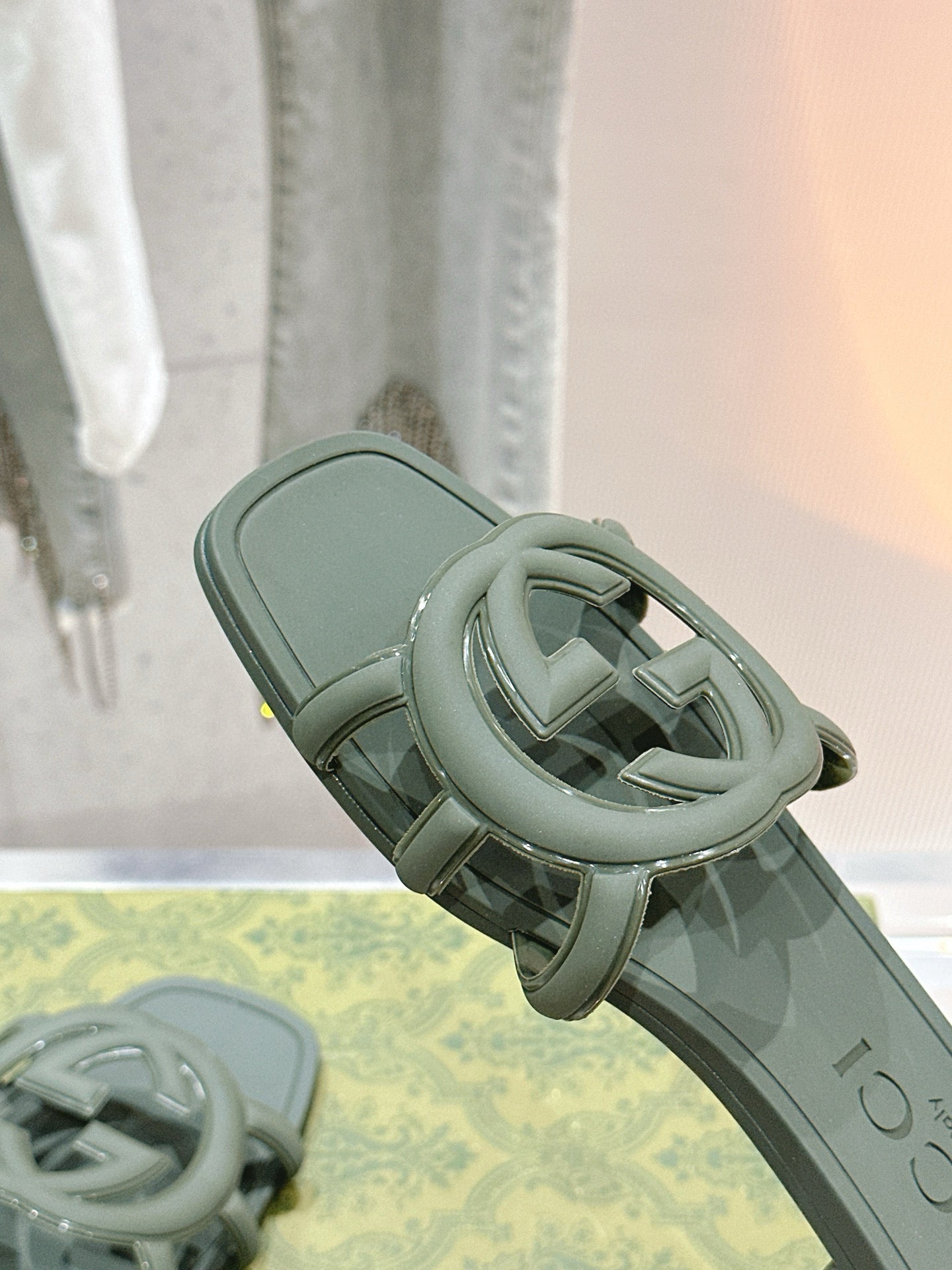 Interlocking G Slide Sandal