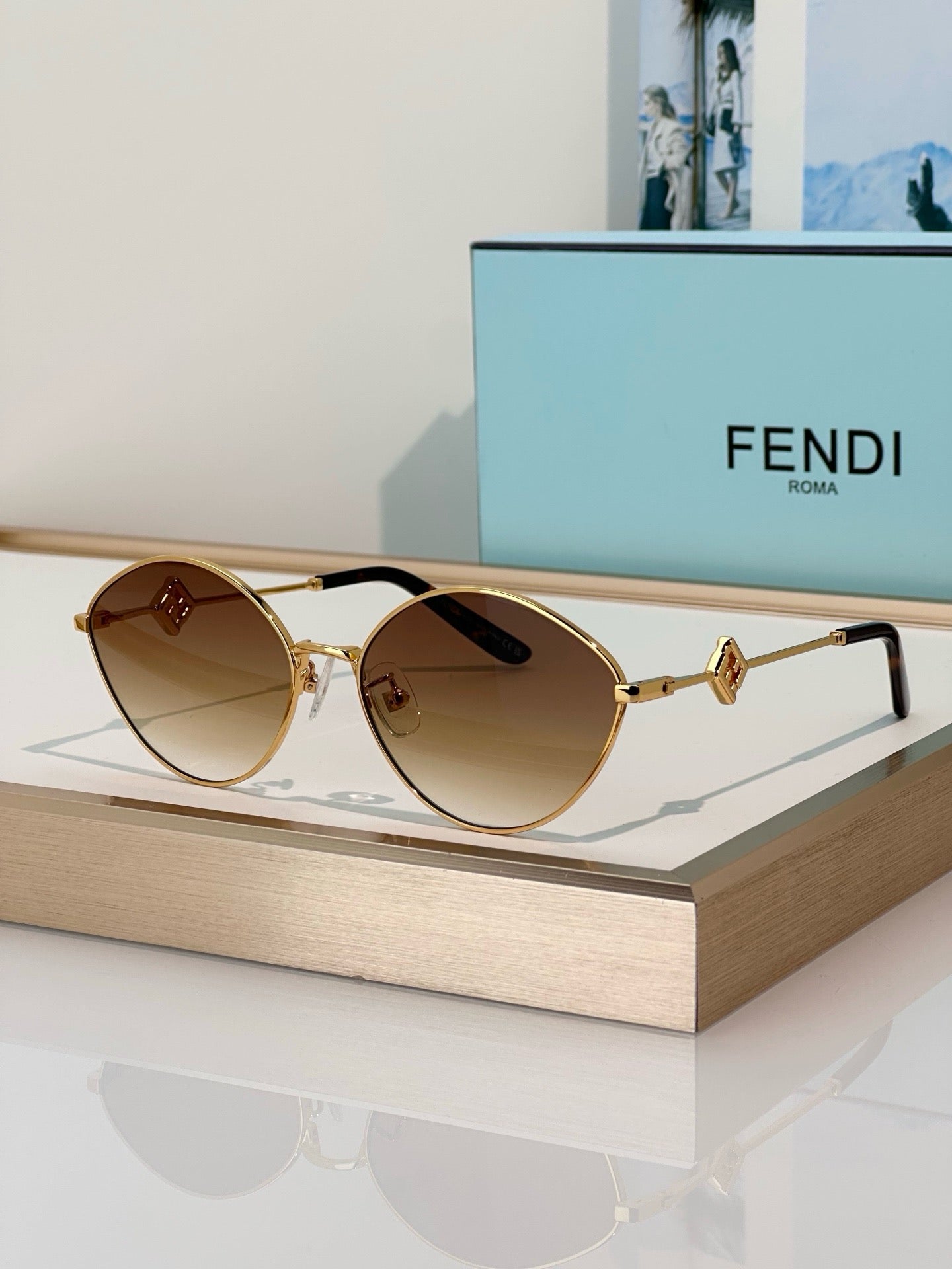 Fend FE40217U