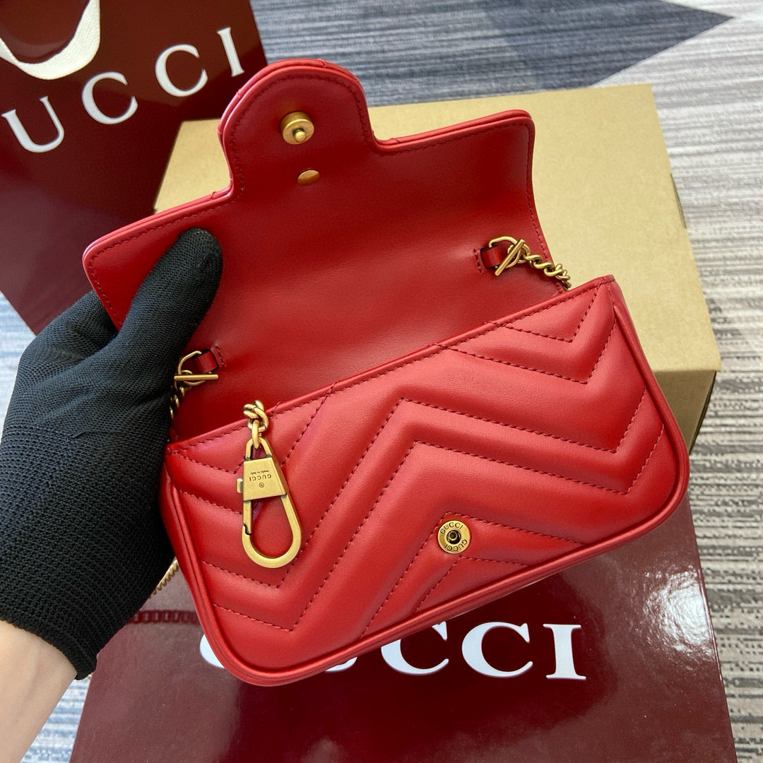 Gucci GG Marmont Super Mini