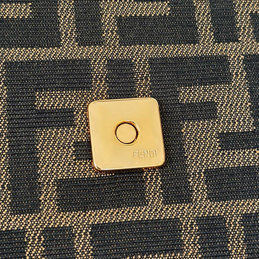 Fendi FF Baguette