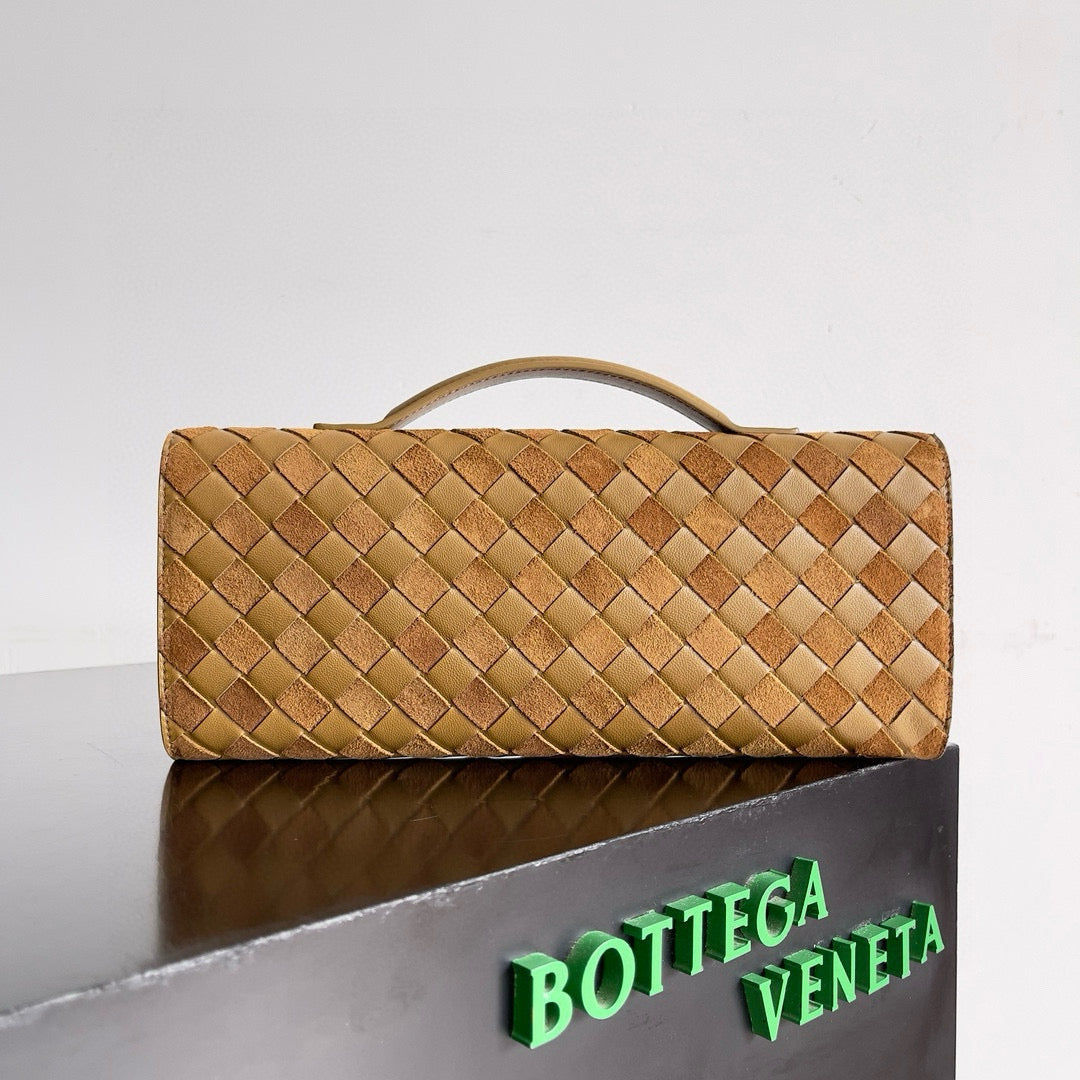 Bottega Veneta Andiamo Clutch