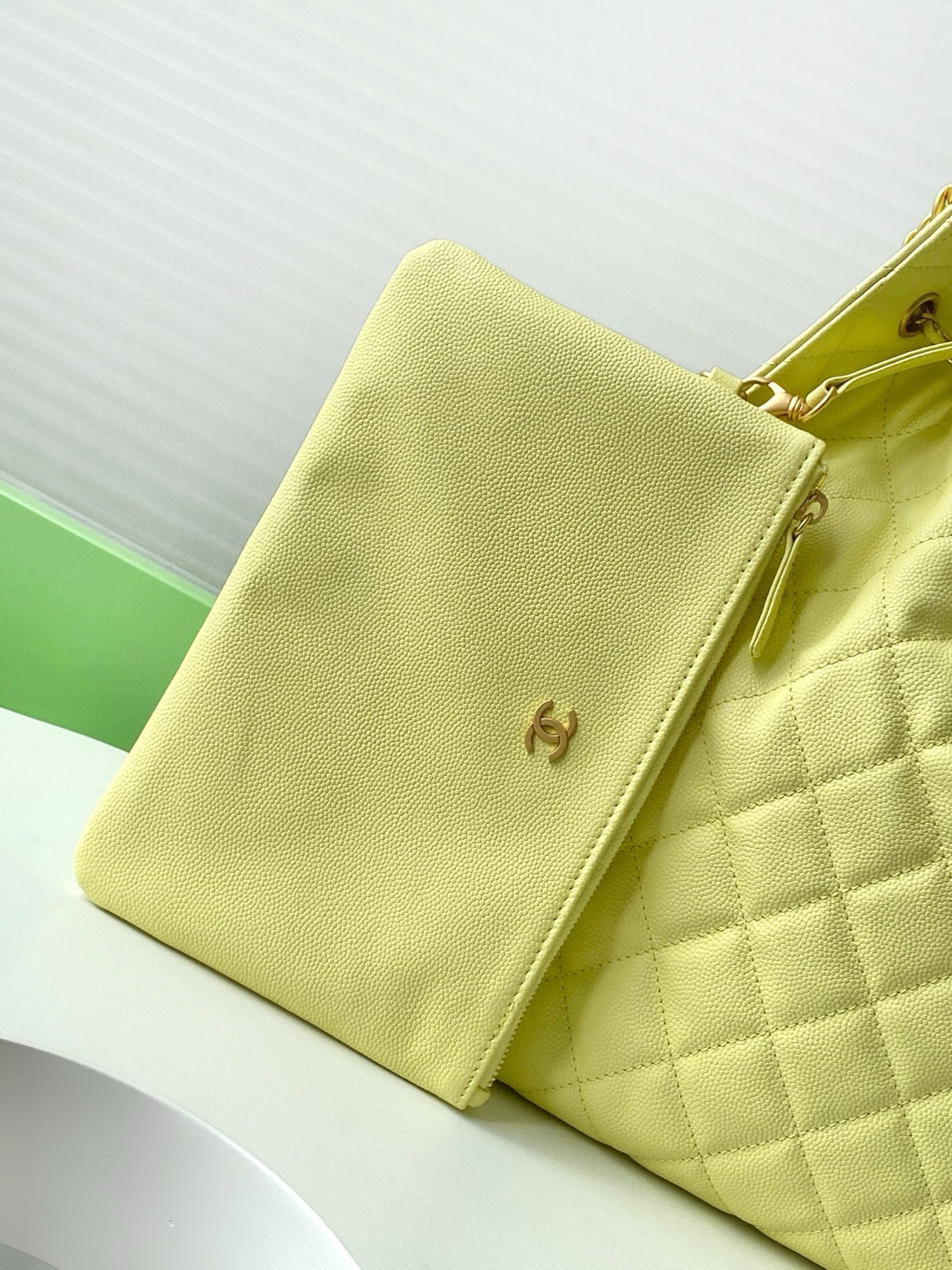 Large 25 Handbag