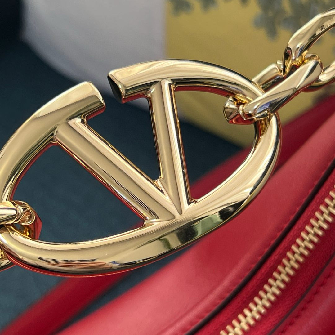 Valentino Vlogo Moon