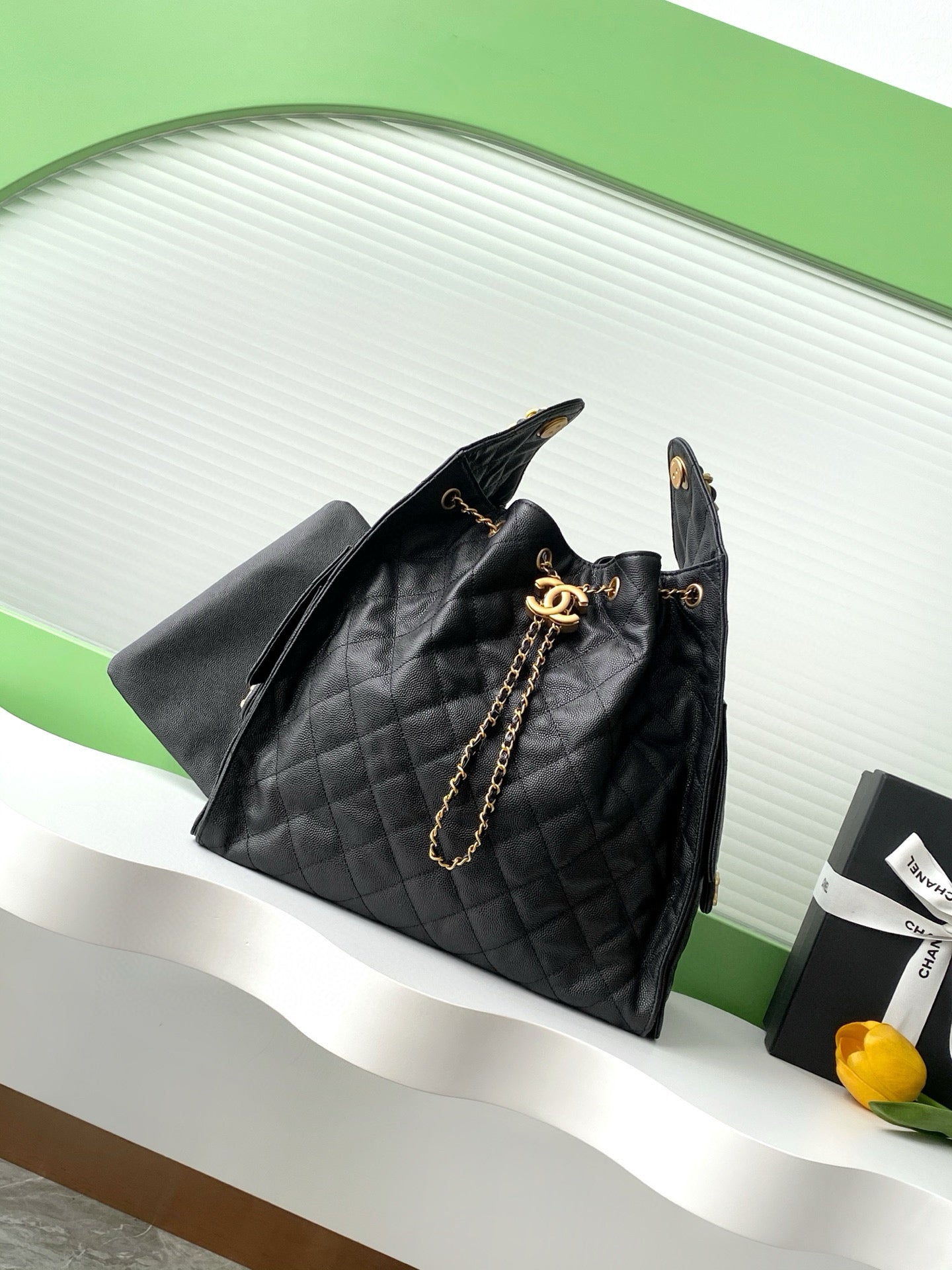 Large 25 Handbag