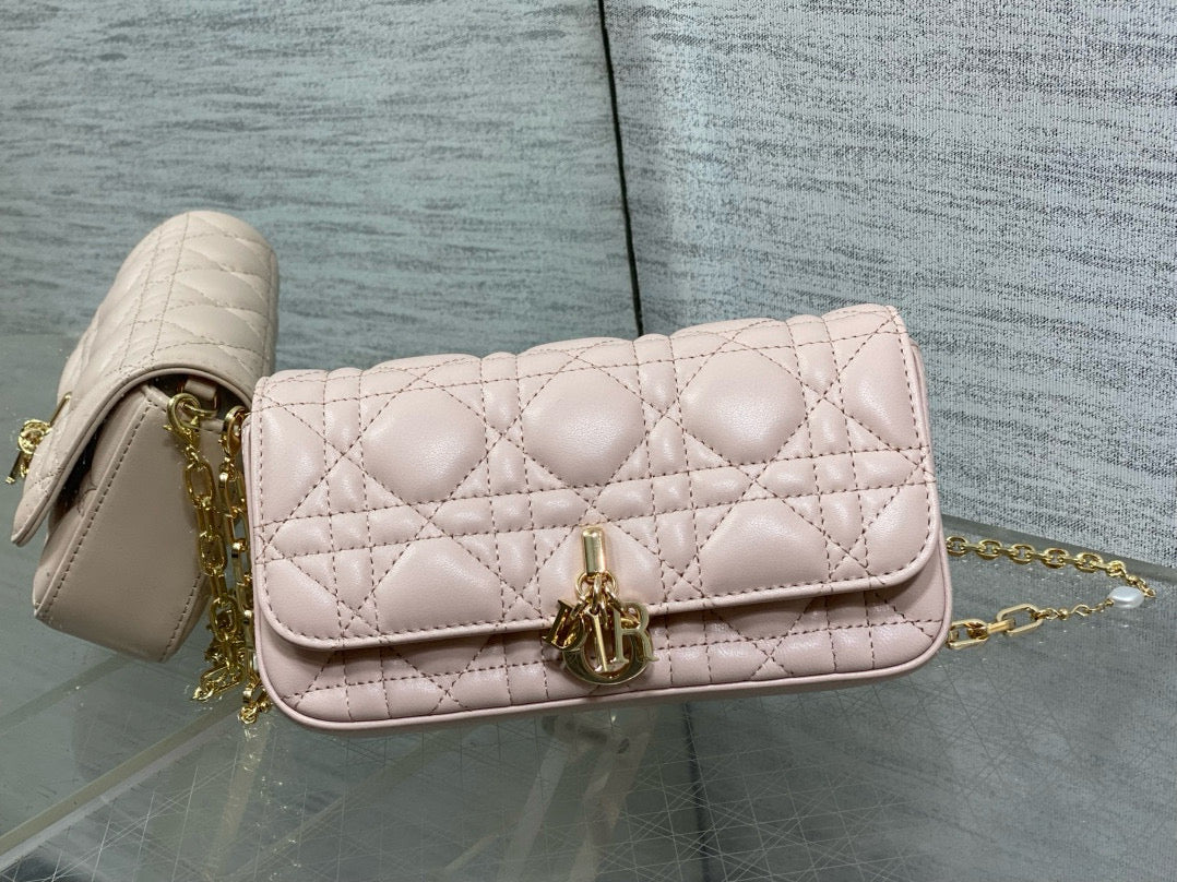 18 x 10 x 3.5 cm