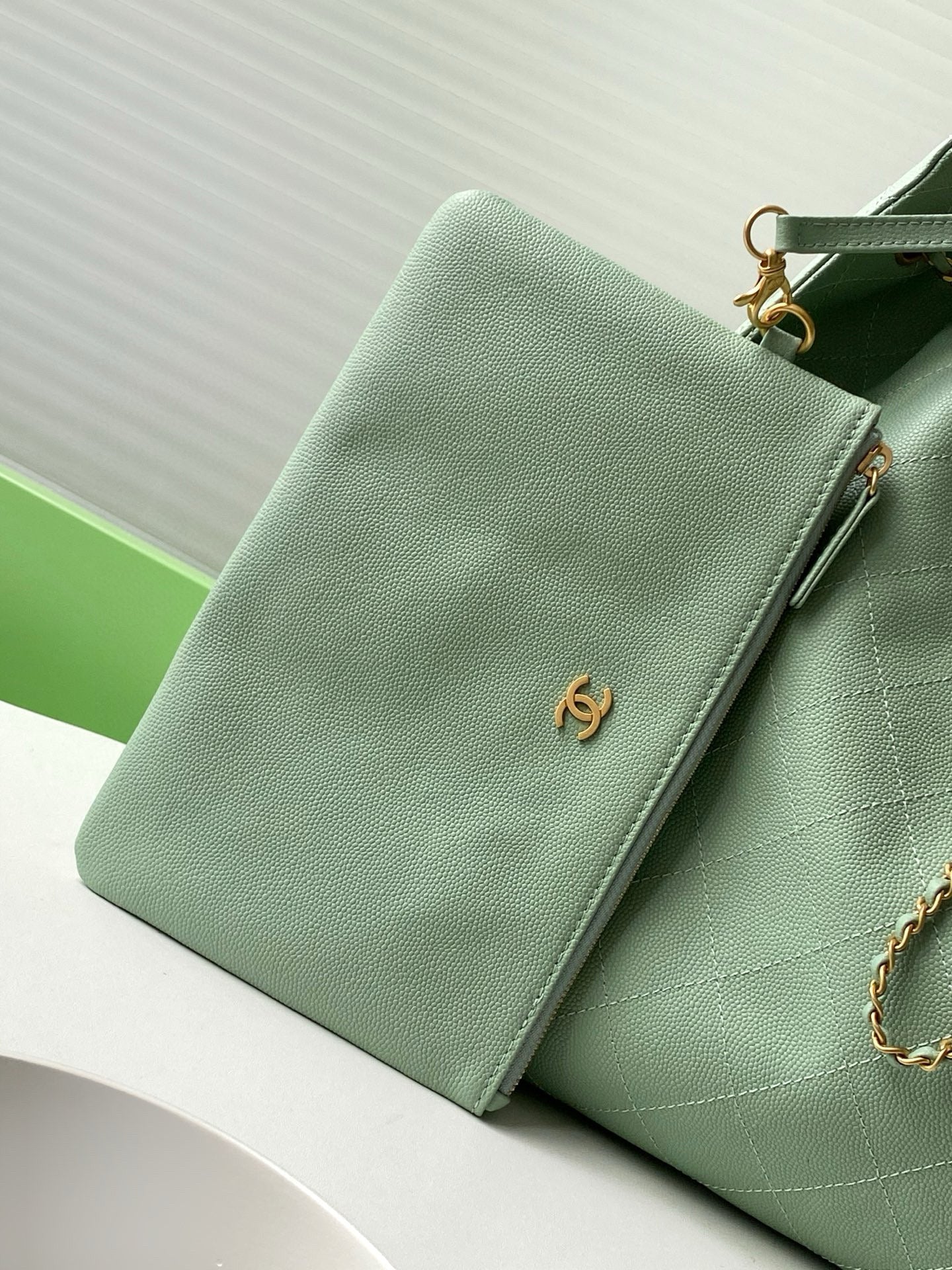 Large 25 Handbag