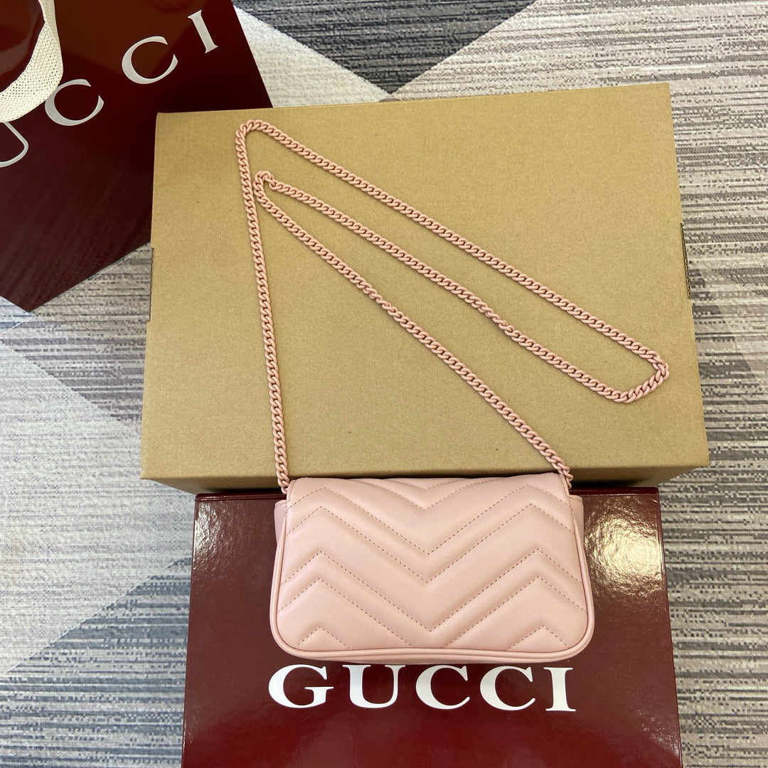 Gucci GG Marmont Super Mini