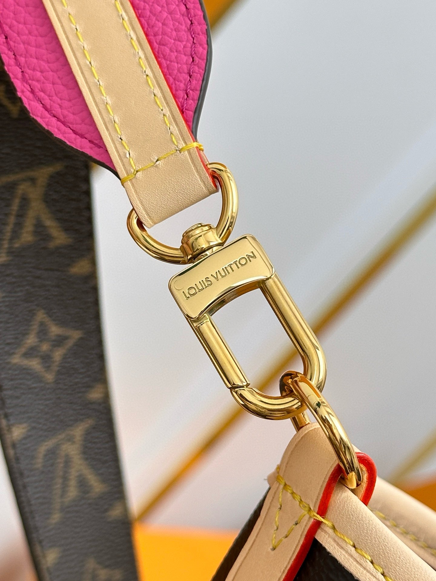 Louis Vuitton Neverfull Bandouliere Inside Out MM