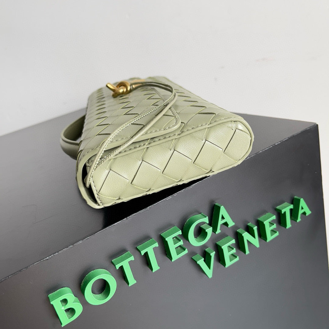 Bottega Veneta Andiamo Clutch