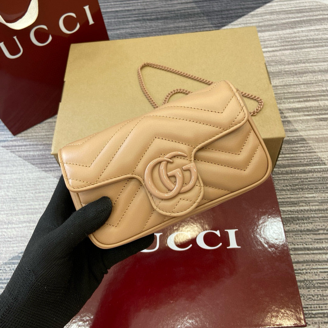 Gucci GG Marmont Super Mini