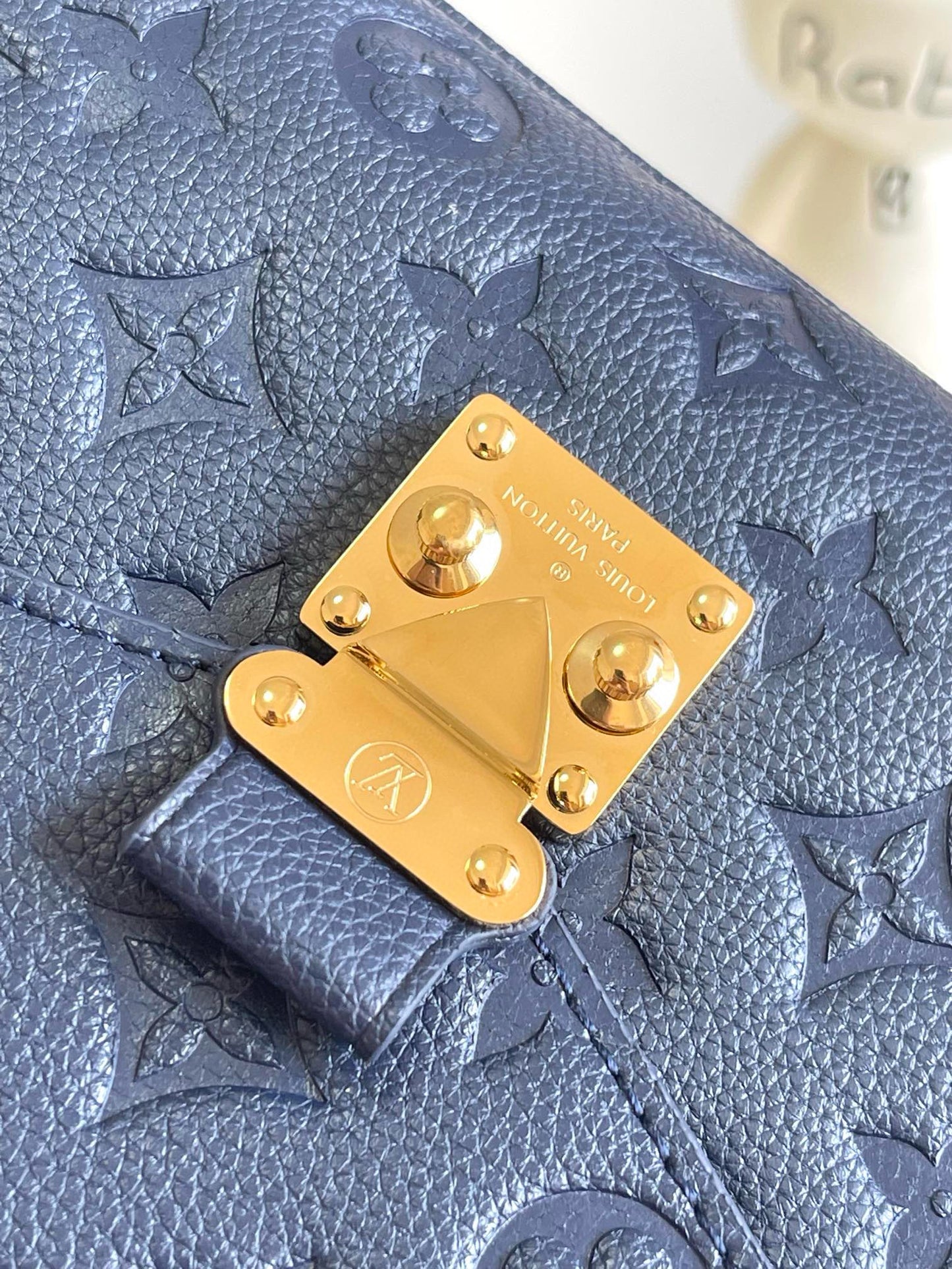 Louis Vuitton Pochette Metis