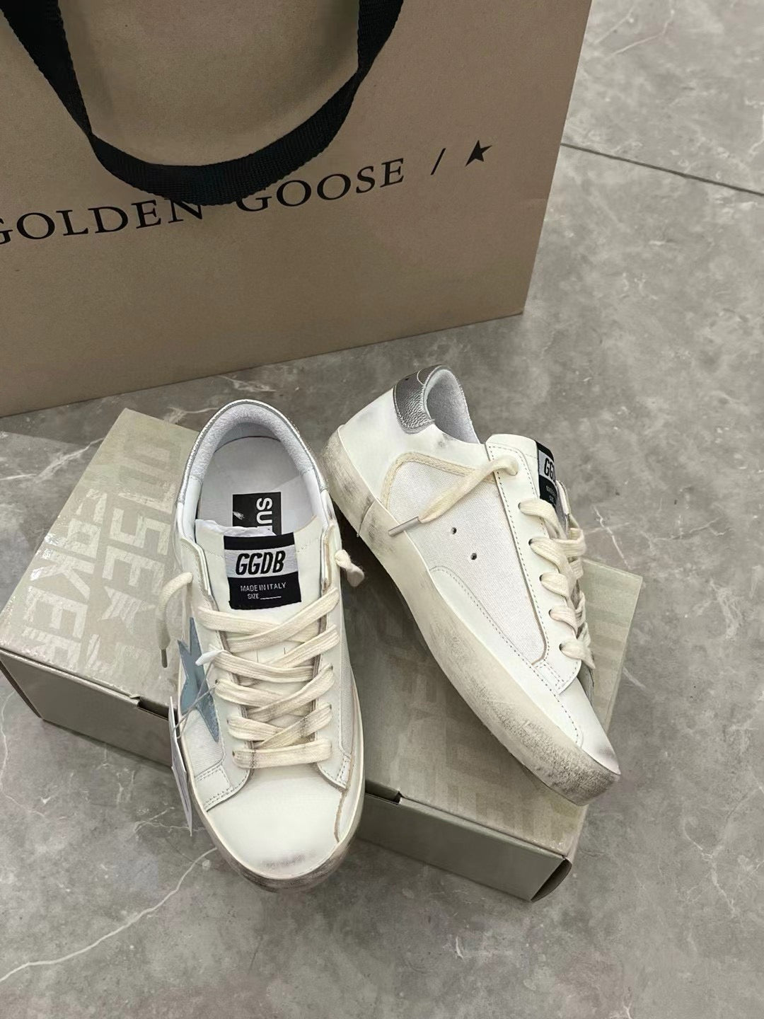 Golden Goose Sneaker