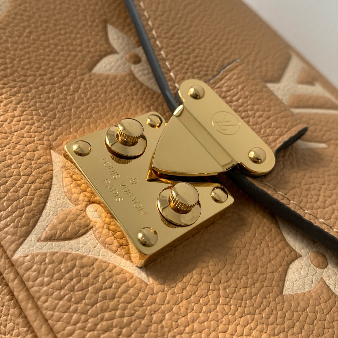 Louis Vuitton Pochette Metis East West