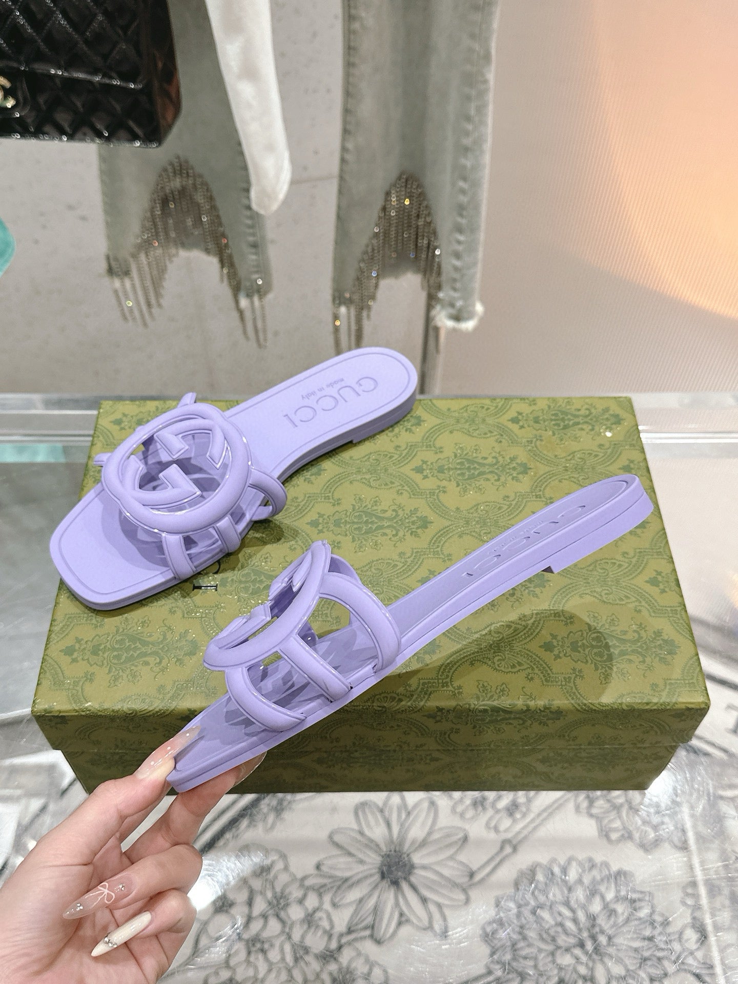 Interlocking G Slide Sandal