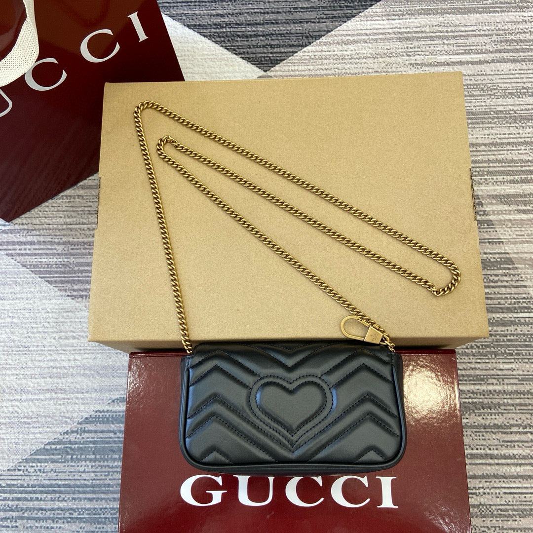 Gucci GG Marmont Super Mini