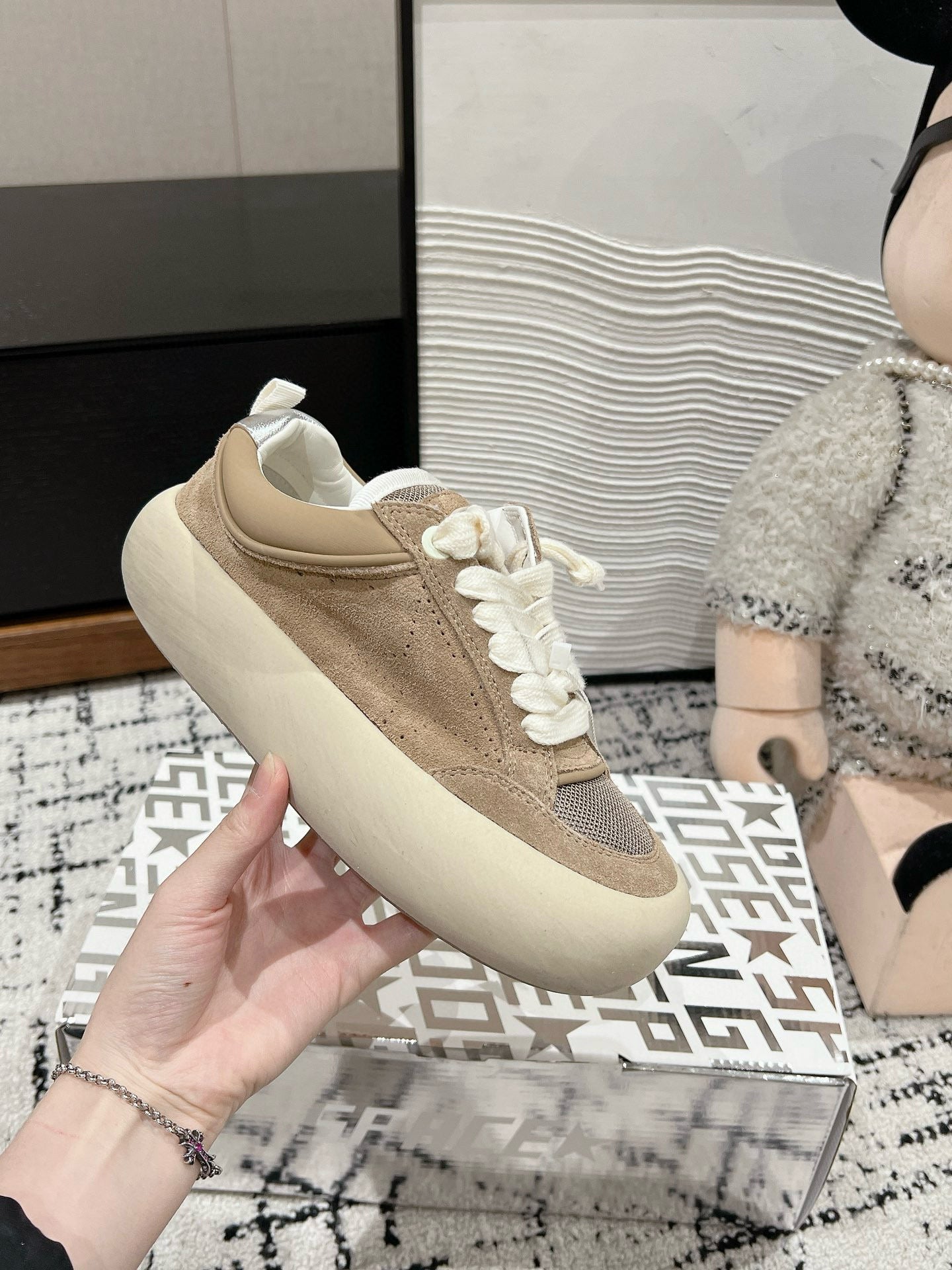 Golden Goose Sneaker