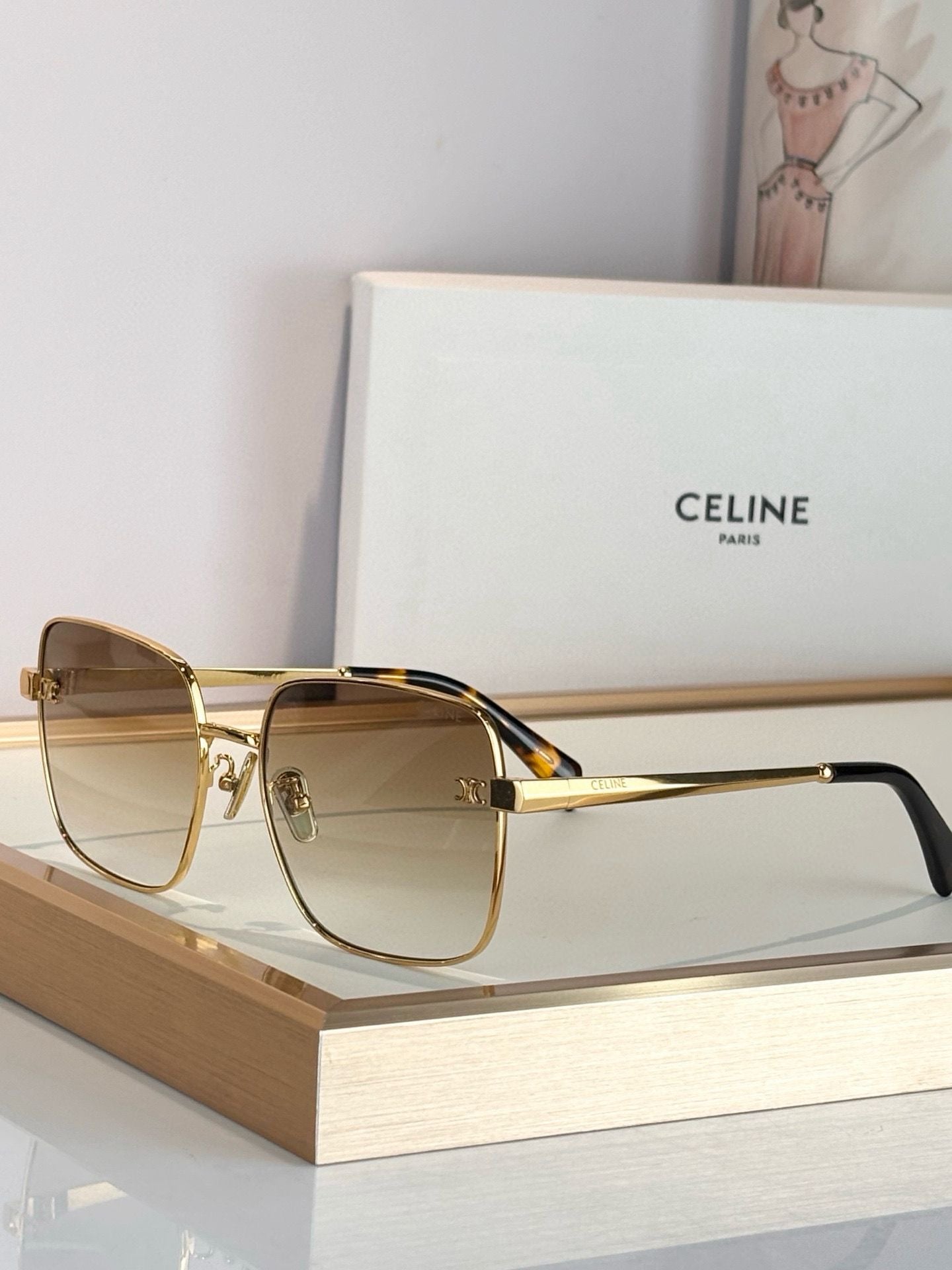 25 New Handbag Small- Cln Sunglasses