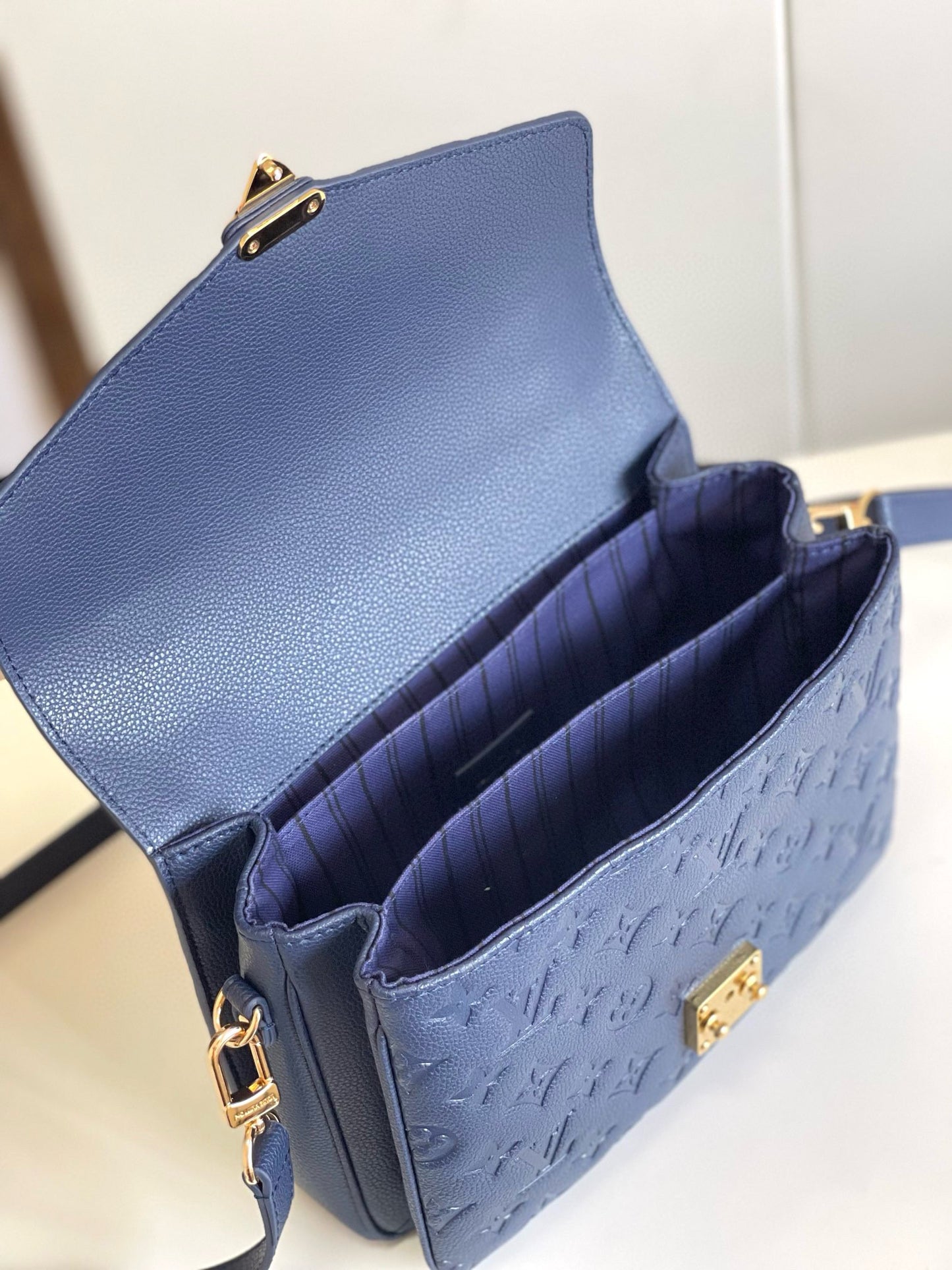 Louis Vuitton Pochette Metis